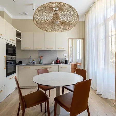 Apartamento Le Windsor Douceur De La Riviera Avec Petit Balcon Au Coeur De Cannes