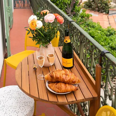 Le Windsor Douceur De La Riviera Avec Petit Balcon Au Coeur De